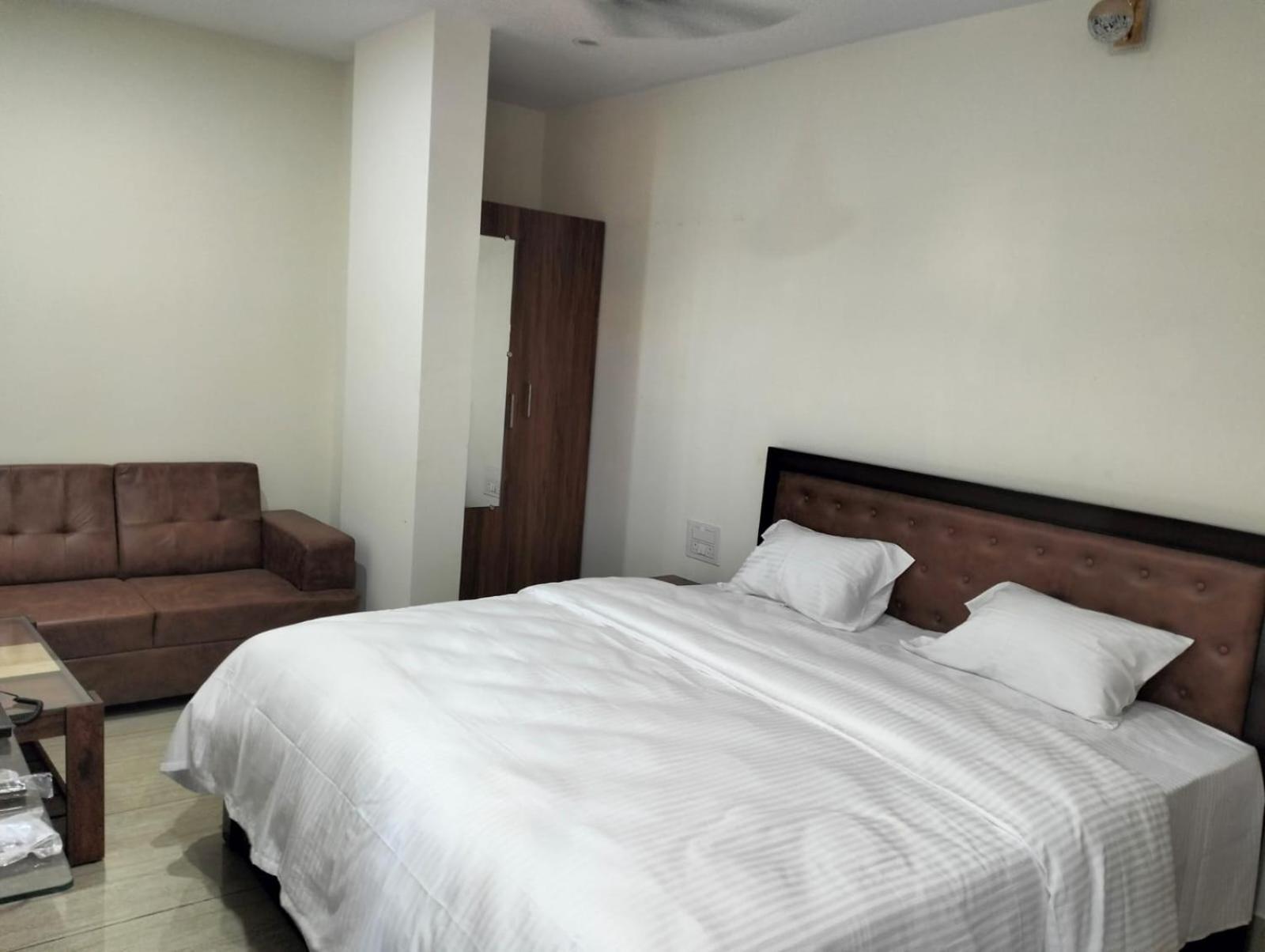 Amma Inn Elegance Suites And Apartments Májszúr Kültér fotó